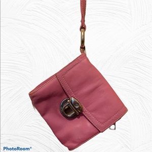 🛍️Marc Jacobs pink leather wristlet